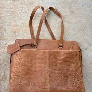 Like New Western Burkley Tan Croc-Embossed Tote Bag 15.6”